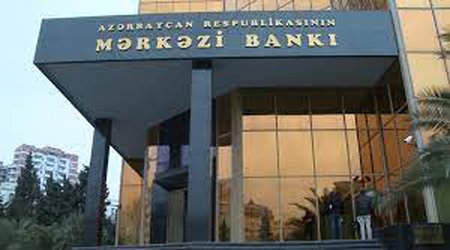 Azərbaycanda dollarlaşma azalıb