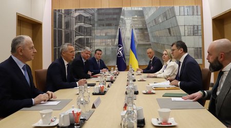 Ukrainian FM, NATO Secretary General mull production of ammunition