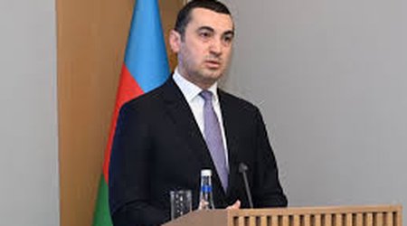 Rəsmi Bakı Azərbaycan bayrağının İrəvanda yandırılmasını pisləyib
