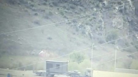 МО распространила кадры момента ввоза незаконных военных грузов из Армении в Азербайджан