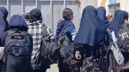 İranın təhsil işçiləri: Məktəblərə kimyəvi hücumlara küçələrdə cavab verəcəyik- FOTO