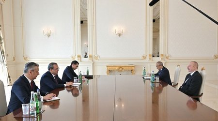 Əliyev Özbəkistanın “Uzavtosanoat” Səhmdar Cəmiyyətinin sədrini qəbul edib