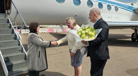 Председатель Милли Меджлиса отбыла с визитом в Великобританию