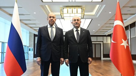 Meeting between Cavusoglu and Lavrov kicks off in Moscow