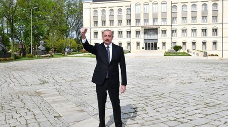 Президент: Наша армия демонстрировала свою силу не на параде, а на поле боя