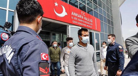 Türkiyəyə 3 milyona yaxın miqrantın qanunsuz daxil olmasının qarşısı alınıb