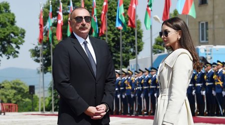 Президент Ильхам Алиев и первая леди Мехрибан Алиева выразили соболезнования экс-президенту Литвы Валдасу Адамкусу