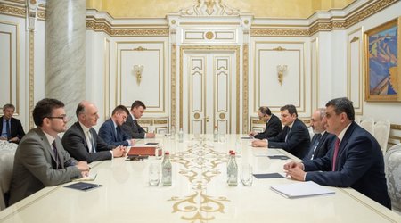 British minister discusses regional situation with Nikol Pashinyan
