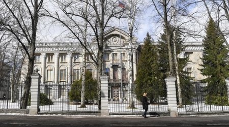 Finlandiya Rusiya səfirliyinin 9 əməkdaşını ölkədən çıxarır