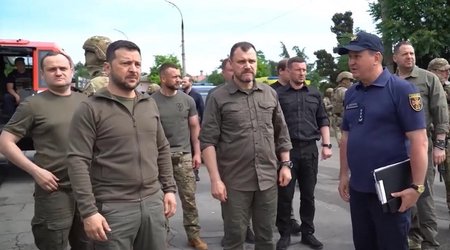 Zelenskyy visits Kherson region