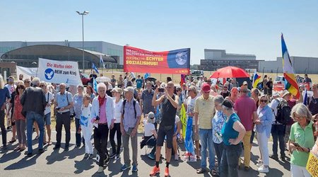 Almaniyada NATO-nun təlimlərinə qarşı aksiya keçirilib