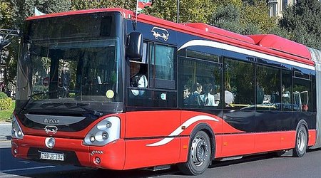 Azərbaycanda avtobuslarla sərnişindaşıma artıb, taksilər ilə azalıb