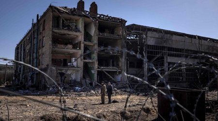Russian army opens fire on Kherson, killing 2