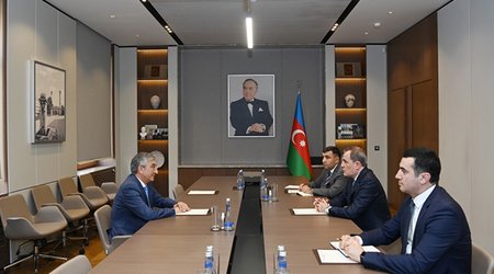 Azərbaycan XİN başçısı Tacikistan səfirini qəbul edib