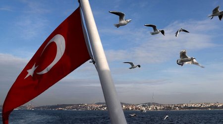 Türkiyə Rusiya ilə ticarətdə dollardan imtina etməyə çağırıb