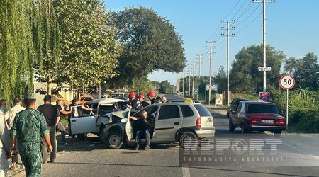 В Хачмазе столкнулись два автомобиля, есть погибший и раненый
