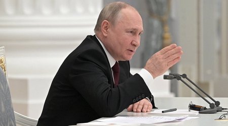 Putin accuses some Western countries of causing crisis in Ukraine