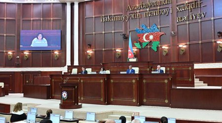 Milli Məclisin iclası başlayıb