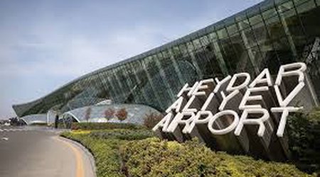 Самолет рейса Торонто-Дели совершил экстренную посадку в Баку