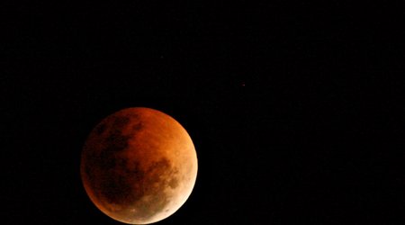 Сегодня состоится второе лунное затмение года
