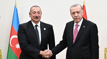 Азербайджанский лидер поздравил президента Турции