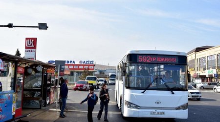 В Баку еще два автобусных маршрута переходят на безналичную оплату