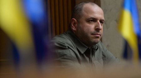 Ukraine's defense minister requests more weapons from US