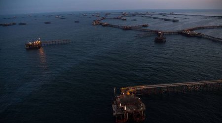 Dünyada Neft Daşlarında ilk platformanın istismara verilməsindən 74 il keçir