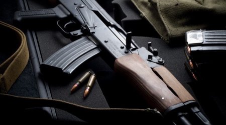 Граждане Азербайджана продолжают добровольно сдавать оружие полиции