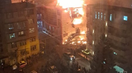 В Бинагадинском районе горит объект