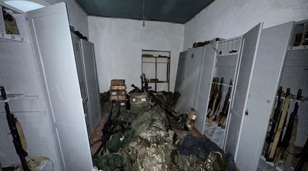 В Ходжалы в библиотеке обнаружено оружие и боеприпасы