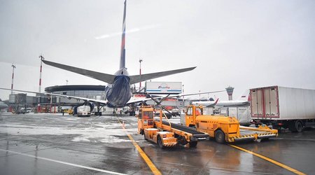 Almost 30 flights delayed or canceled at three Moscow airports due to bad weather