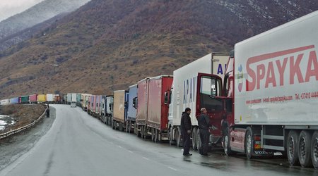 About 3,400 trucks waiting on Russia-Georgia border