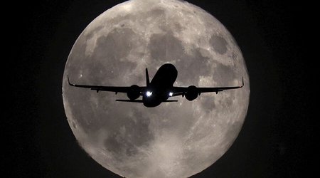 Boeing plane makes emergency landing in Russia