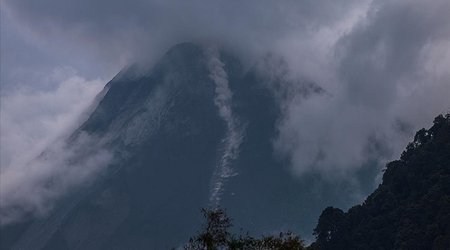 İndoneziyada vulkan püskürməsində ölənlərin sayı artıb