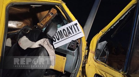 В серьезном ДТП на шоссе Баку-Сумгайыт пострадали шесть человек, состояние четверых тяжелое
