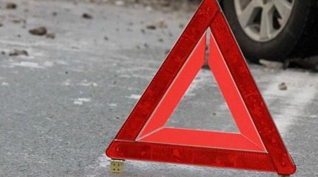 В Масаллы автомобиль сбил двух пешеходов