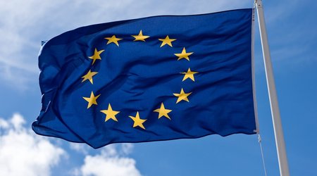 EU greenlights accession talks with Ukraine and Moldova after Viktor Orbán lifts veto and abstains