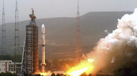 Çin Yer planetini uzaq məsafədən zondlayan peykini orbitə çıxarıb