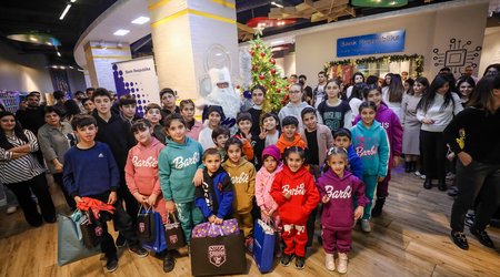 Bank Respublika əməkdaşları kimsəsiz uşaqlar üçün Gizli Santa oldular!