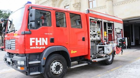 В Хатаинском районе Баку вспыхнул пожар в жилом доме