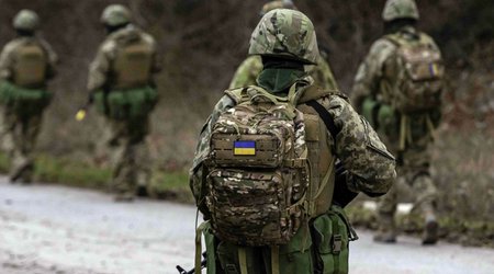 Ukrainan forces bombs railway connecting Russia with Crimean peninsula