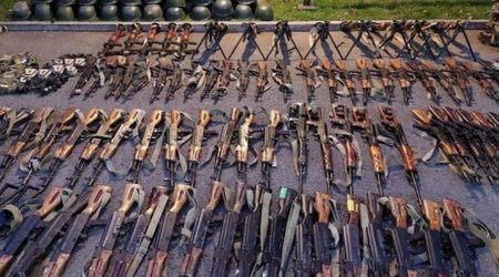 В Ханкенди обнаружено большое количество оружия и боеприпасов