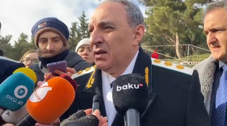 Рассматривается несколько версий причины пожара в мебельном цехе в Баку - Генпрокурор