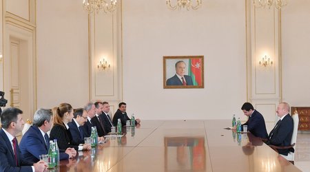 Türkiyənin sabiq müdafiə naziri Hulusi Akar Bakıdadır