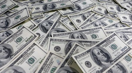Banklar hərracda 64,2 dollar alıb - Rəsmi