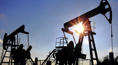 World oil prices decrease slightly
