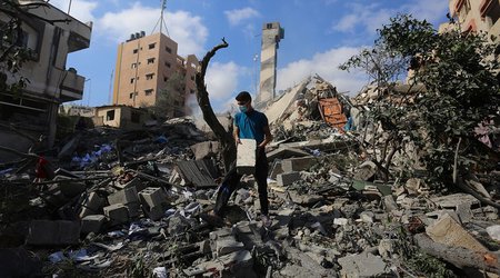 Hamas delegation arrives in Cairo to negotiate ceasefire in Gaza