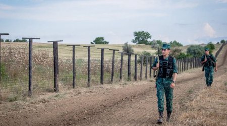 Азербайджанские пограничники задержали двух нарушителей из Индии