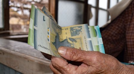 Пенсионеры получат надбавку за январь и февраль